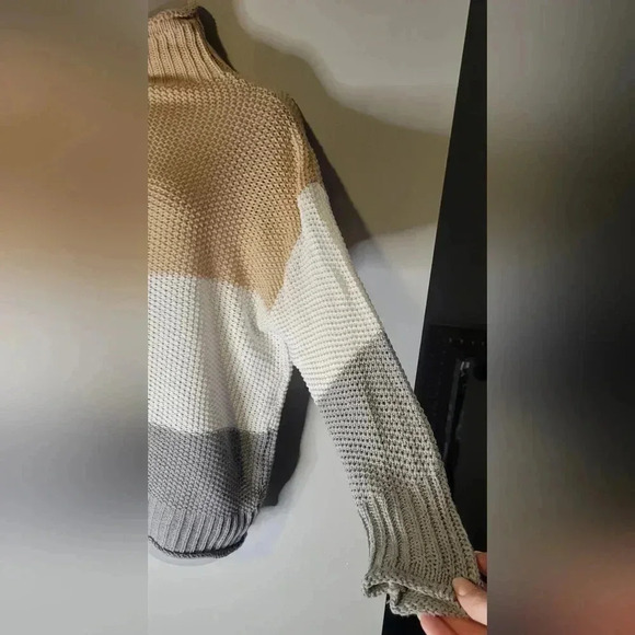 NWOT Mock Neck Sweater, womens size Large, beige, off white & gray, textured - Picture 5 of 7